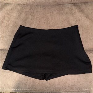 PacSun Classic Black Skort